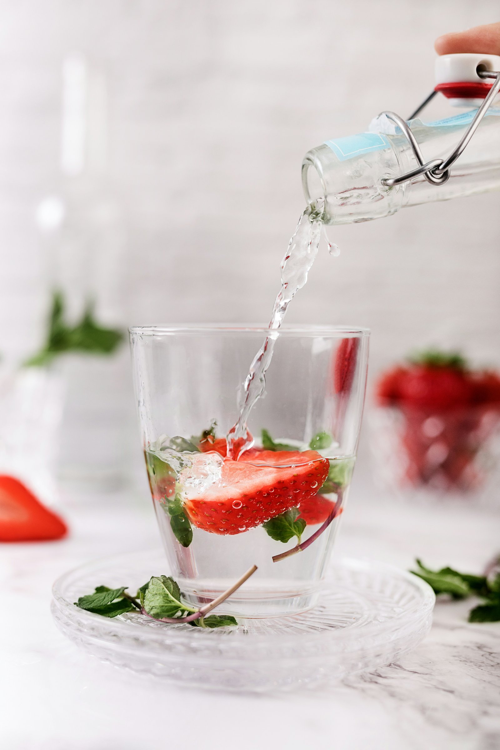 Mint and strawberry flavor illustration